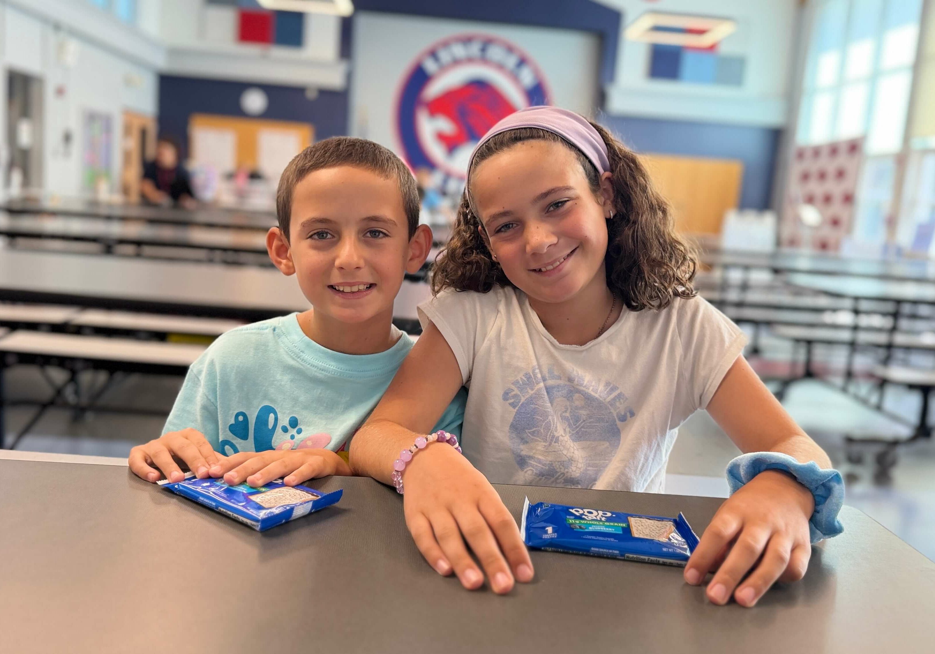 lonsdale-lincoln-cafeteria-students